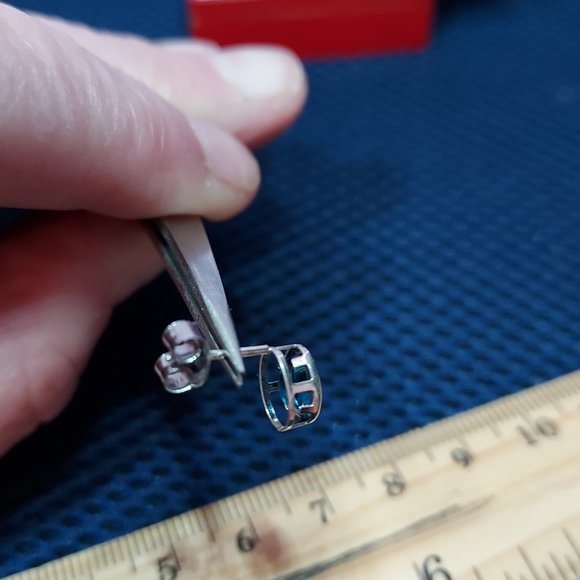 medium blue sterling Topaz single earing stud - Picture 4 of 6